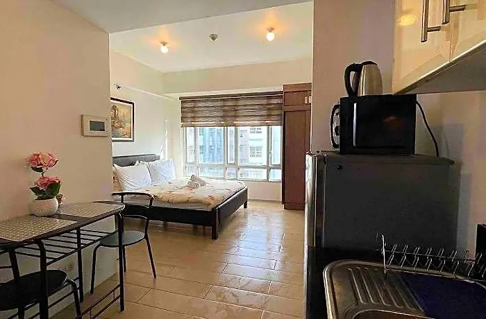 Unit Near Naia Terminal 3 *